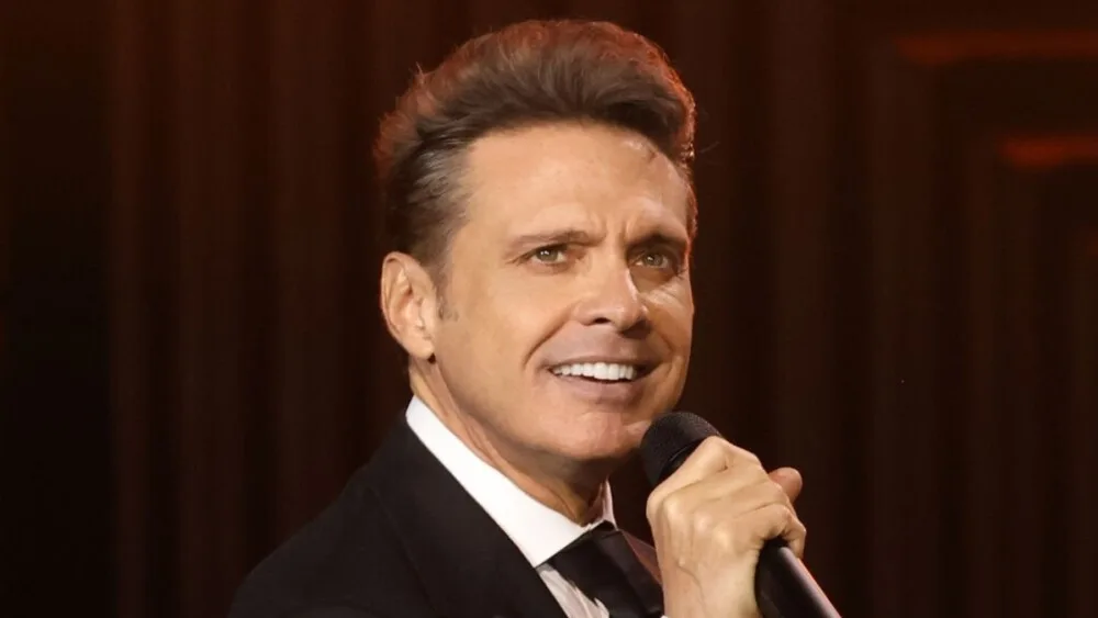 Luis Miguel queda conmovido por un lindo gesto para su cumpleaños