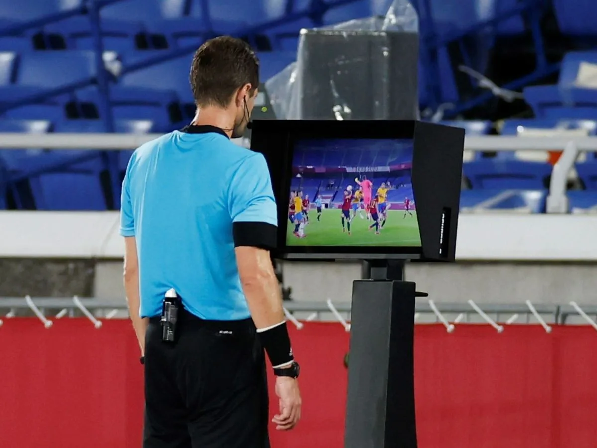 ¿Premier League sin el VAR? Someterán a votación eliminar el uso del VAR