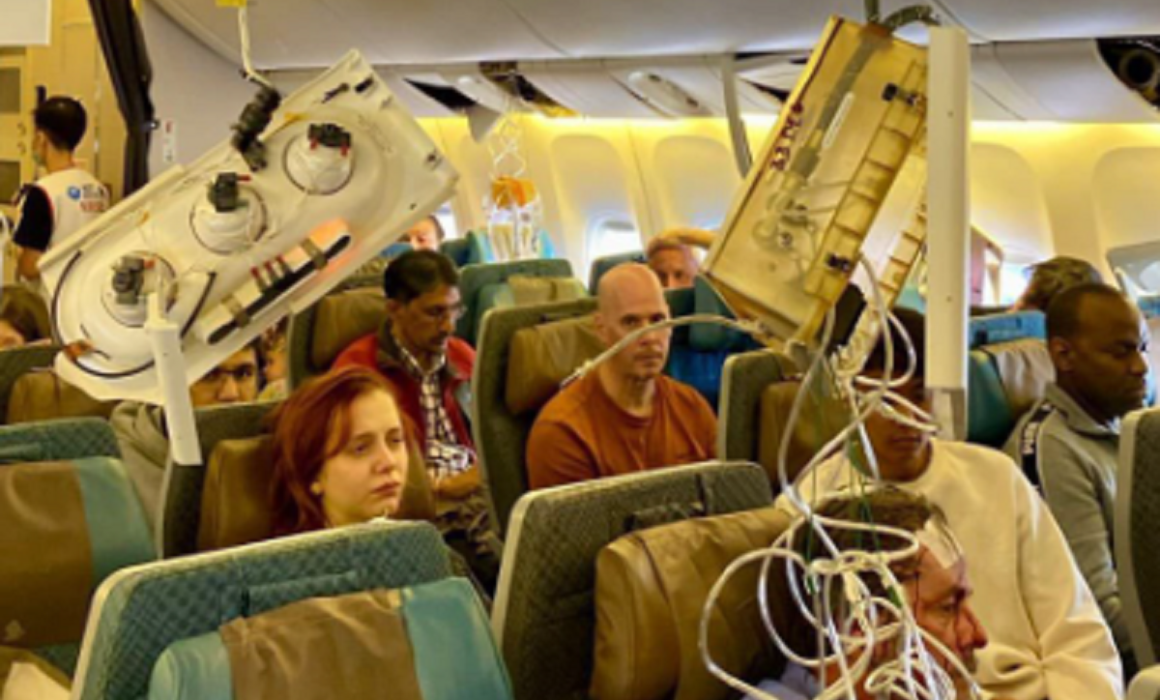 Turbulencia en avión Boeing deja un fallecido y varios heridos