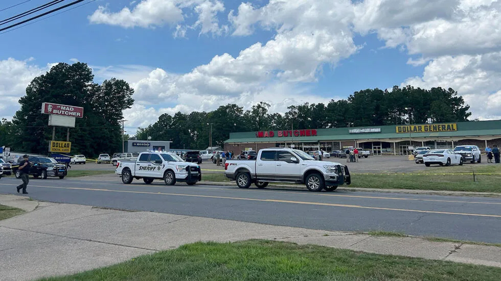 Tiroteo masivo en una tienda en Arkansas deja más de media docena de heridos