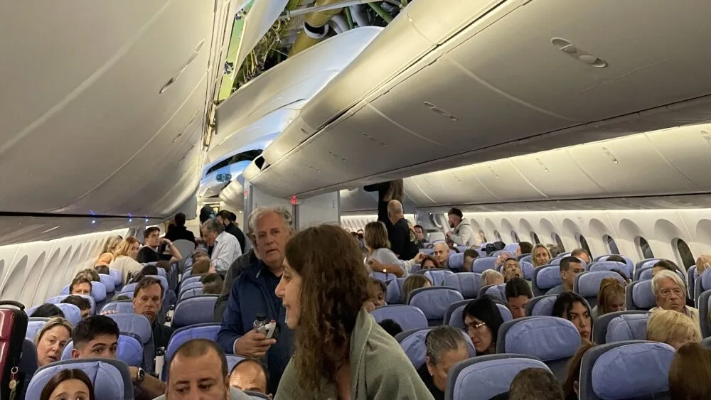 Turbulencias en un vuelo de Madrid a Uruguay deja 30 heridos