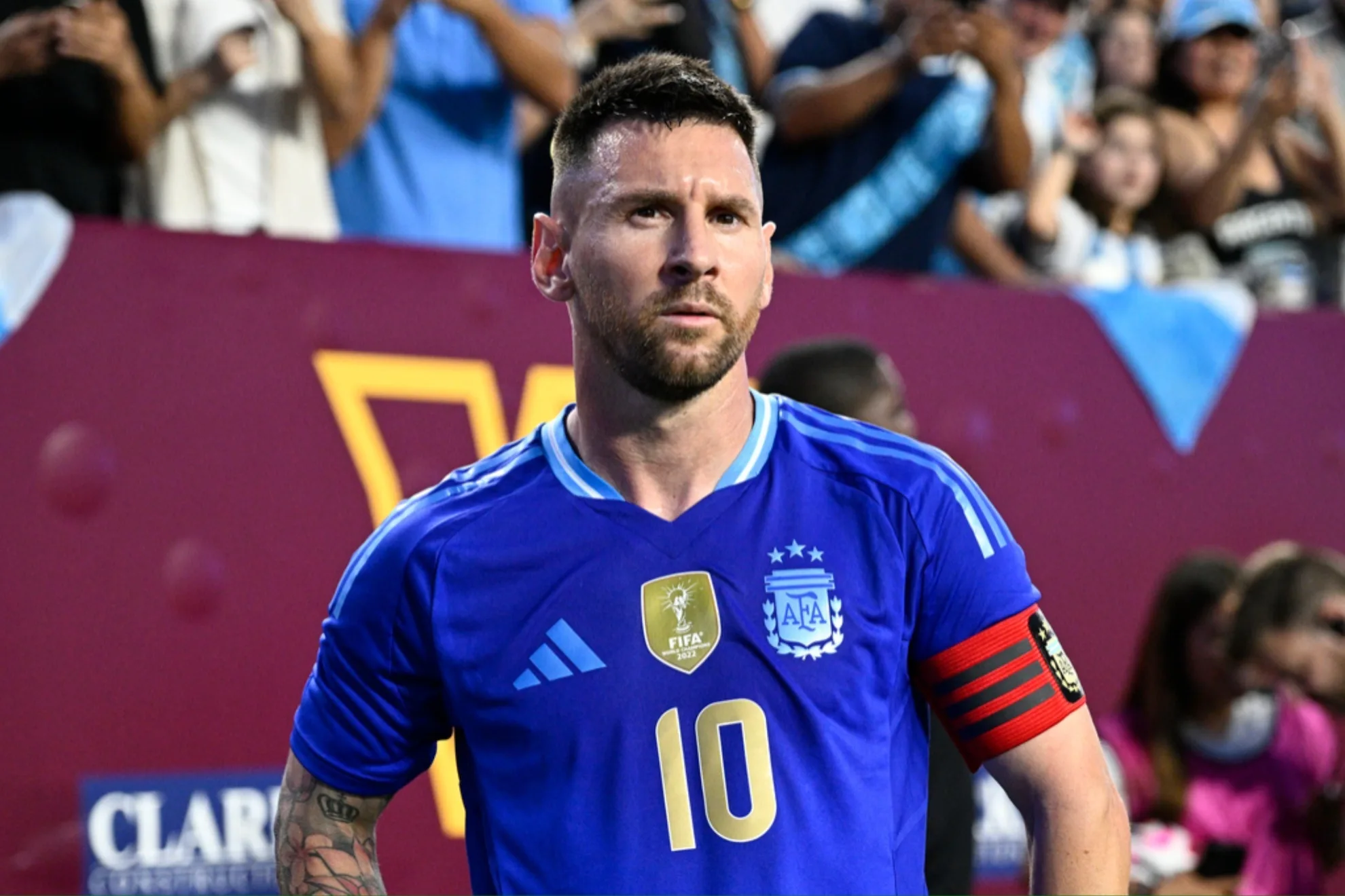 Activistas climáticos vandalizan la casa de Lionel Messi