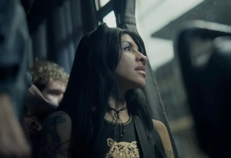 «CON OTRA » nueva canción de Cazzu que va dedicada a Nodal ?