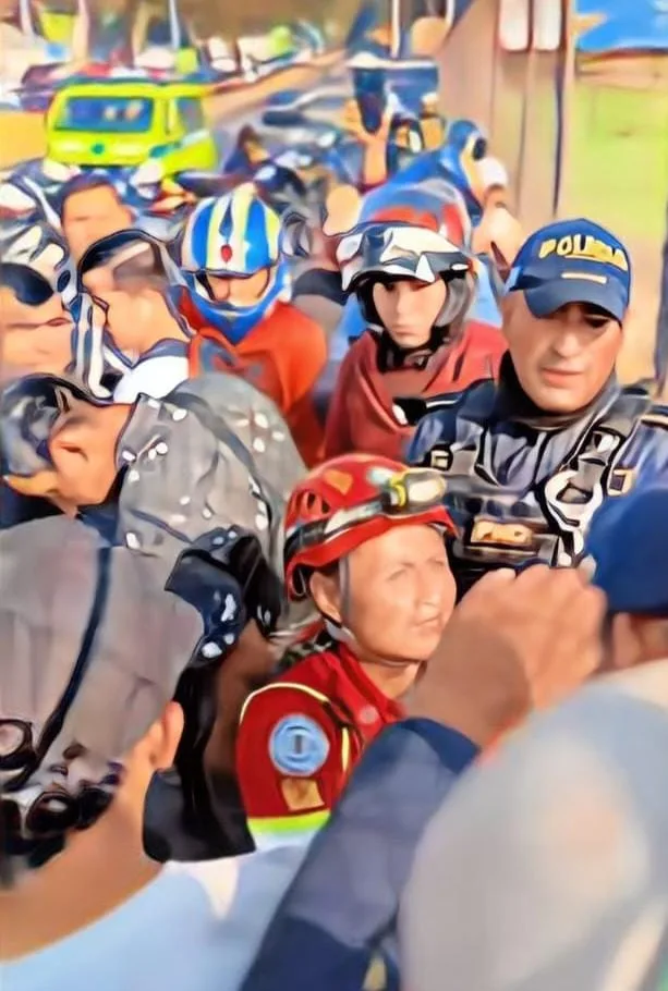 Bombera Salva a Joven Suicida en Dramático Rescate