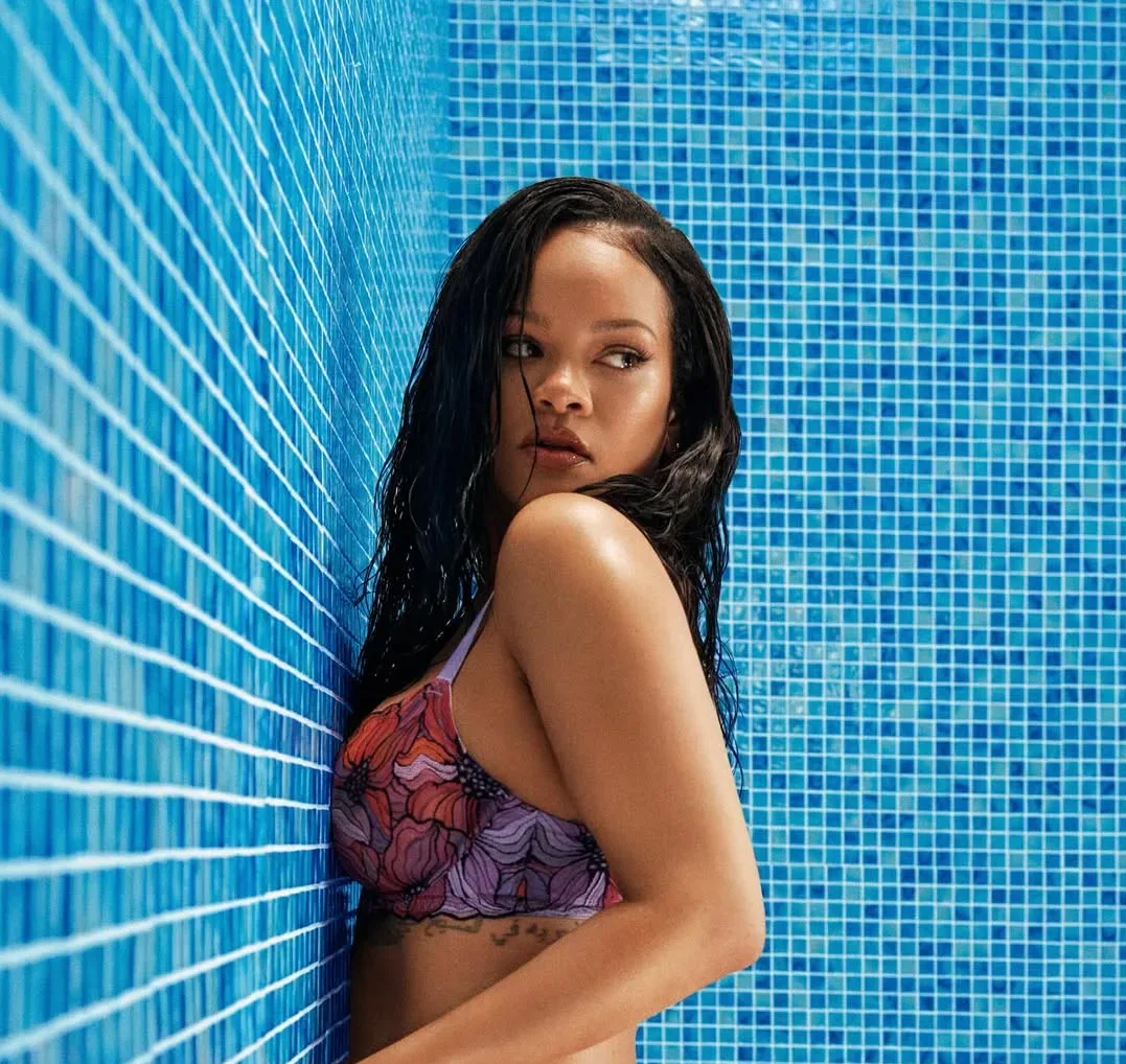 Rihanna deslumbra en la nueva campaña de Savage X Fenty