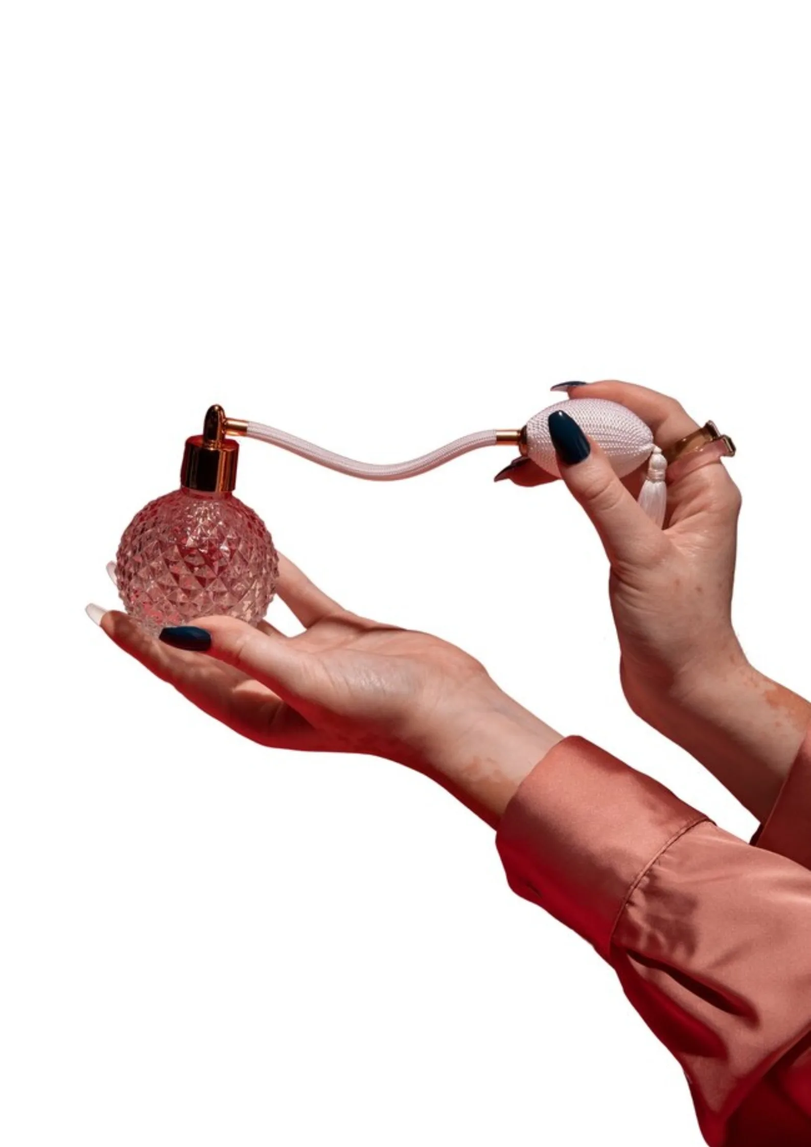 El arte invisible: cómo lograr que tu perfume dure todo el día. Foto: Freepik