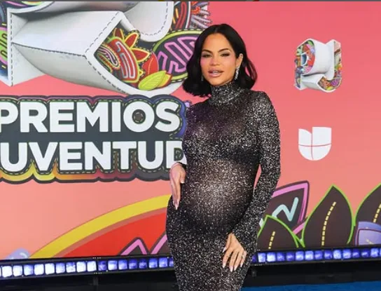 Natti Natasha hace revelación de sexo, en Premios Juventud