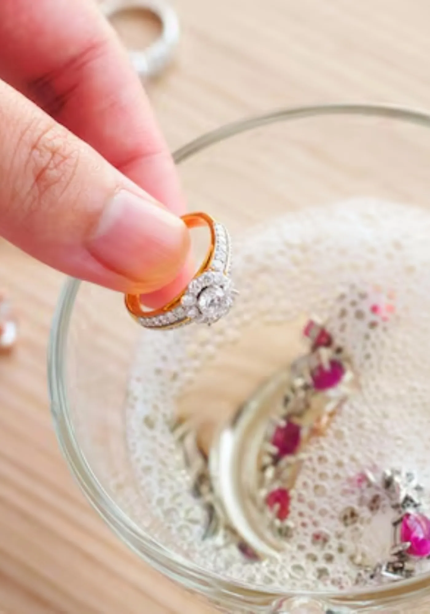 Brillo eterno: guía práctica para cuidar y limpiar tu joyería