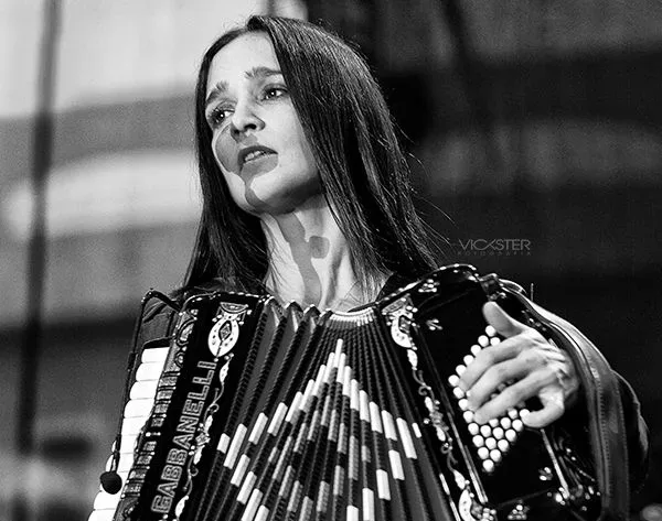 Julieta Venegas rompe récord en Spotify