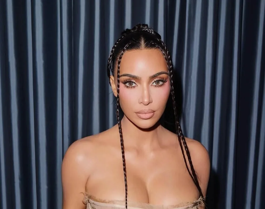 Kim Kardashian defiende a su hija North West ante la crítica por tatuajes y piercings falsos