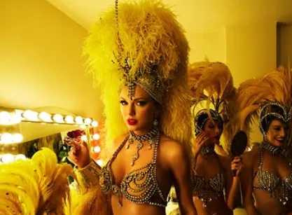 La doble de Taylor Swift que gana $550 por hora