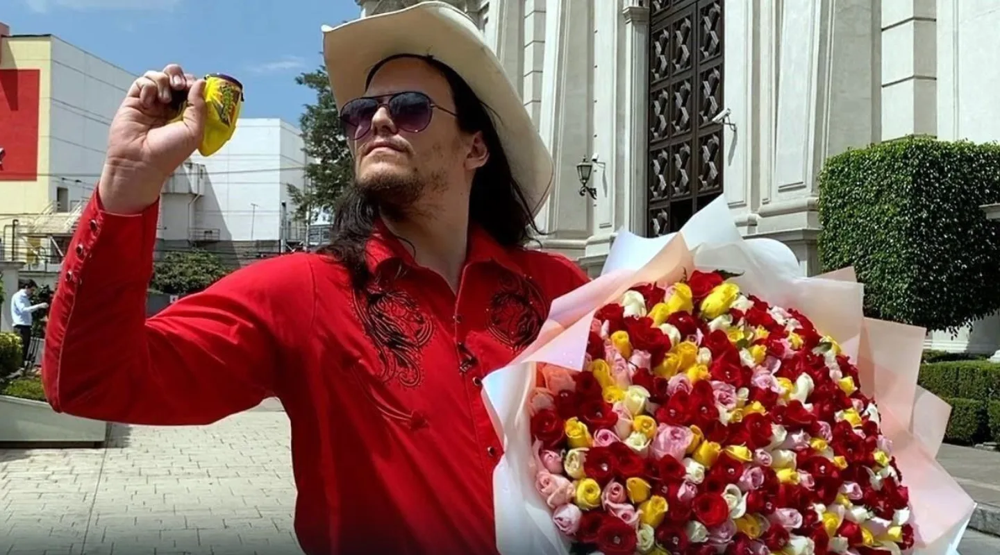 Pareja de “Flores el Patrón” lo denuncia por agresión e intento de arrebatarle a su hijo