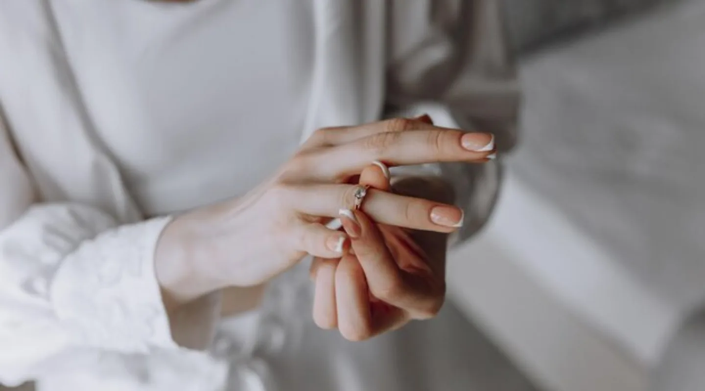 ¿Cómo limpiar tus anillos con métodos fáciles y caseros?