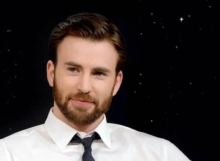 Chris Evans se estrena como padre en secreto