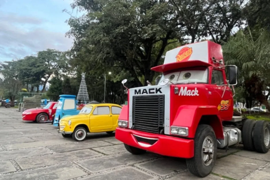 La USAC enciende la magia de la Navidad: Festival 2025