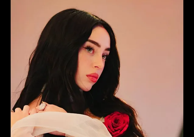 Nicki Nicole sorprende en los Latín Grammy con su «Look de la venganza»